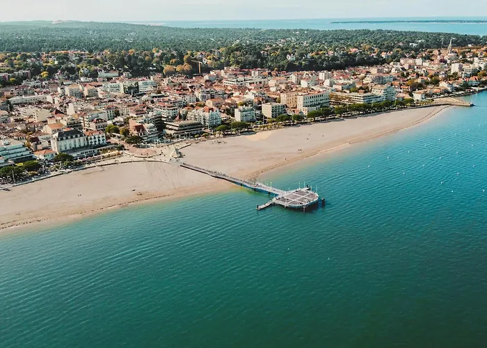 En Centre-ville Avec Terrasse Et Parking, Acces Direct A La - Fr-1-474-4 Arcachon