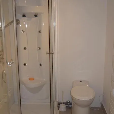 Apartmán En Centre-ville Avec Terrasse Et Parking, Acces Direct A La - Fr-1-474-4
