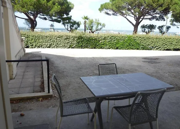 Apartment En Centre-ville Avec Terrasse Et Parking, Acces Direct A La - Fr-1-474-4 Arcachon